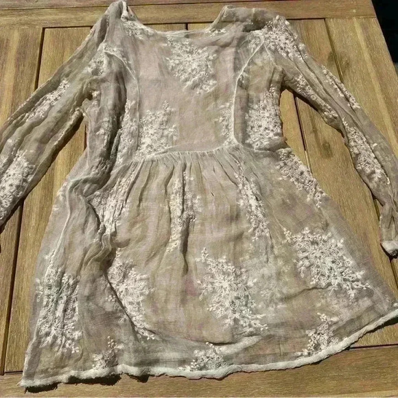 Soft surroundings cream tunic with underlay and floral detail size XS small - Picture 10 of 11